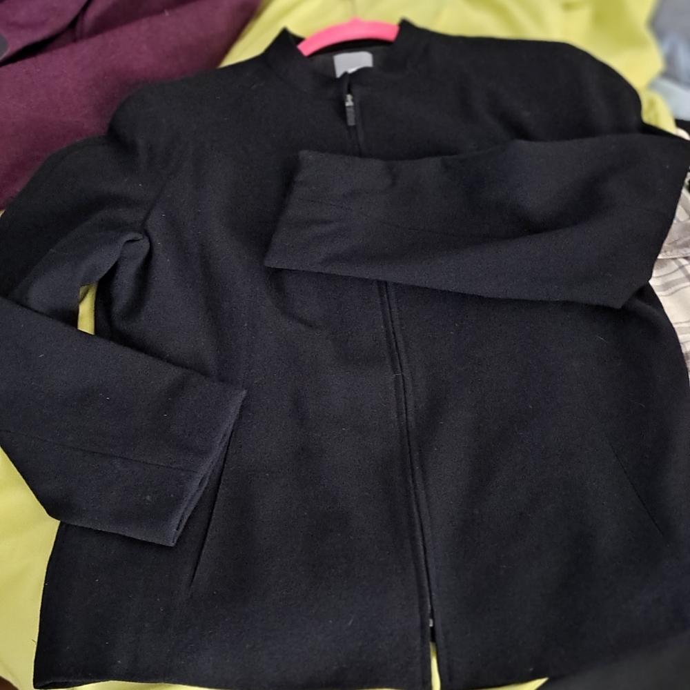 Anne Klein Short Black Smart Dressy Wool Zippered Jacket with Slit Pockets